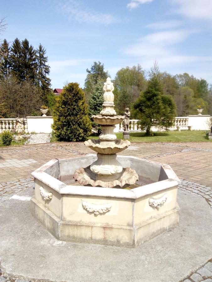 Zámeček Zdíky - Zámecký apartmán Bujanov Exterior foto